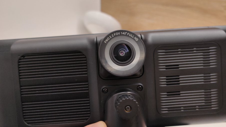 Dettaglio fotocamera anteriore