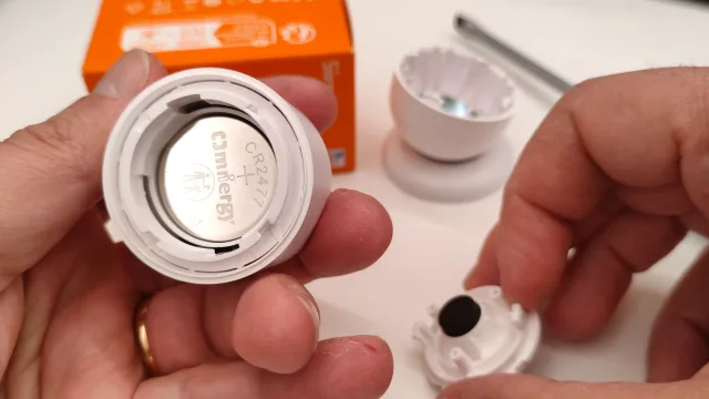 Batteria dettaglio vano Sonoff SNZB-03P