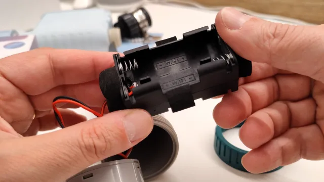 Dettagli vano batterie sensore terreno Zigbee