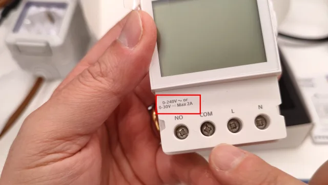 Sonoff POW Ring dettaglio contatto pulito