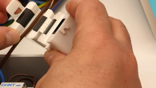 Sonoff POW Ring dettaglio pinza amperometrica