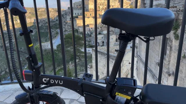 DYU A5 una e-bike che diventa piccolissima