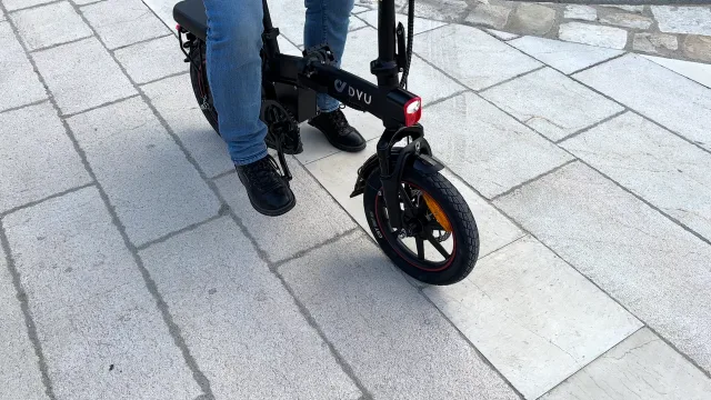 DYU A5 una e-bike che diventa piccolissima