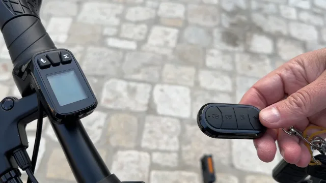 DYU A5 una e-bike che diventa piccolissima