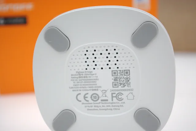 Sonoff Zigbee Bridge Ultra altoparlante vista sottostante