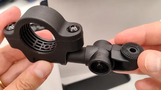 autoabc braccetto per installazione su moto