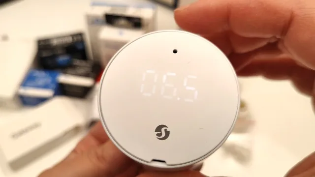 Shelly BLU TRV regolazione manuale tramite ghiera dispositivo