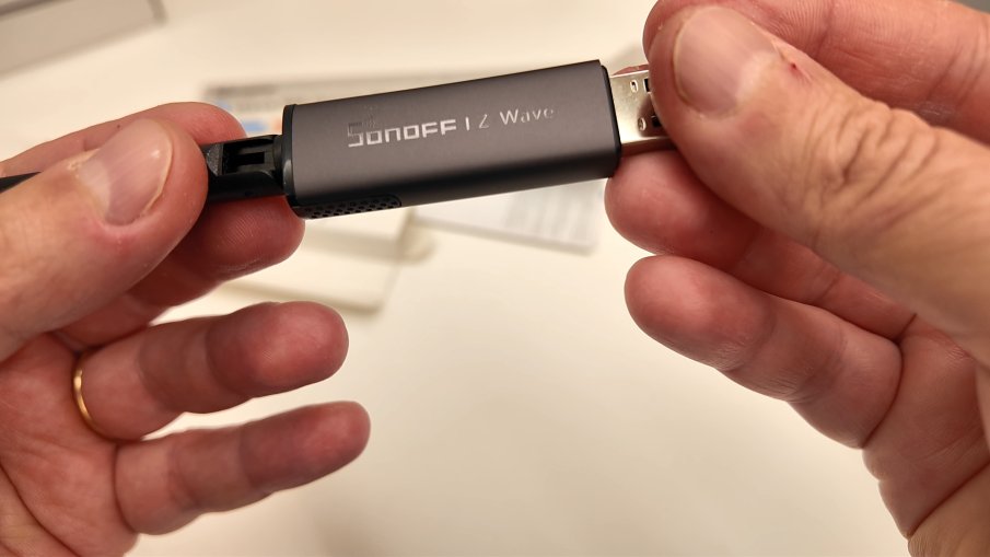 Z-Wave su Home Assistant: Perch&egrave; ho sostituito la mia Aeotec con la nuova Sonoff Z-Wave 800